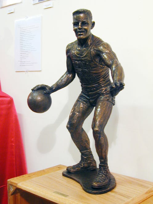The model for a Gary Thompson statue by Chris Bennett at Skyline Gallery.