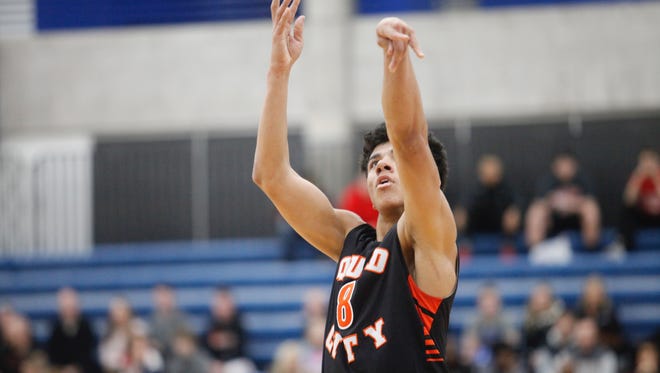 D.J. Carton attempts a free throw during the NY2LA Spring Extravaganza Friday at Hopkins High in Minnetonka, Minnesota.