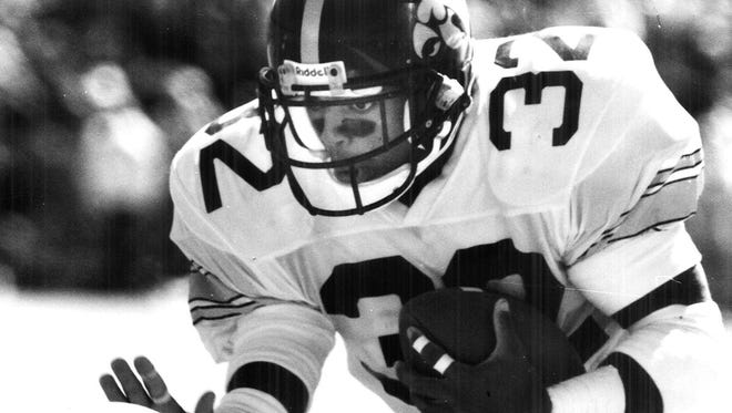 From 1989: Iowa's Mike Saunders runs for a first down in the Hawkeyes' 31-21 win at Iowa State.