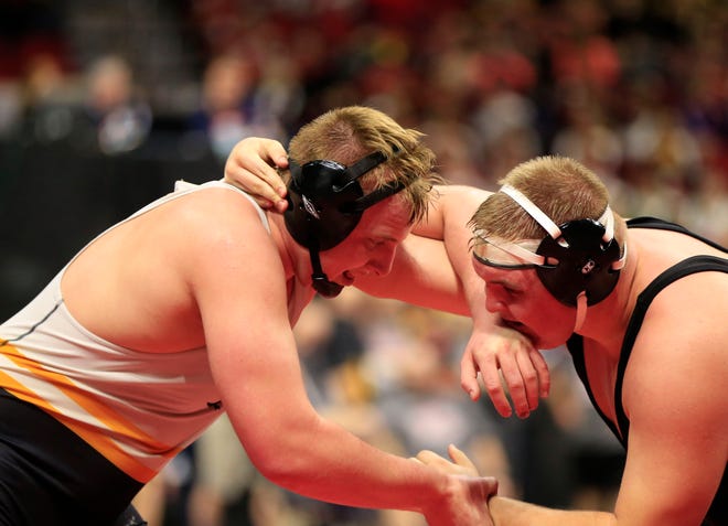 Andrew Snyder of Waverly-Shell Rock defeated Troy Monahan of Mason City during a 285 Lb 3A semifinal match at the state wrestling tournament Friday, Feb. 15, 2019.