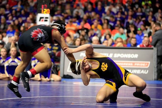 Drake Doolittle of Webster City beats Nathaniel Genobana of Centerville for the 2A state championship at 120 pounds Saturday, Feb. 16, 2019.