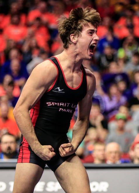 Kyler Rieck of Spirit Lake Park beats Adam Ahrendsen of Union for the 2A wrestling state championship at 152 pounds Saturday, Feb. 16, 2019.