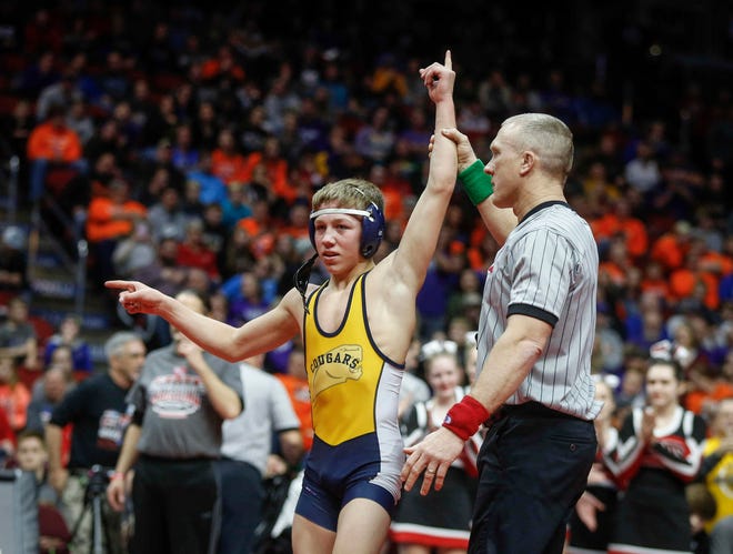 Cascade sophomore Aidan Noonan beat Woodbury Central's Beau Klingensmith in their match at 113 pounds during the state wrestling Class 1A championship on Saturday, Feb. 16, 2019, at Wells Fargo Arena in Des Moines.