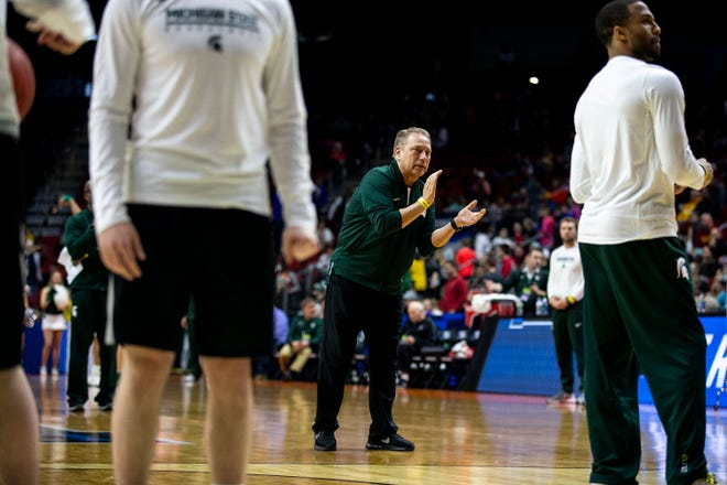 Michigan State Head Coach Tom Izzo encourages the team during Michigan State's open practice before the first round of the NCAA Men's Basketball Tournament on Wednesday, March 20, 2019, at Wells Fargo Arena in Des Moines, Iowa.